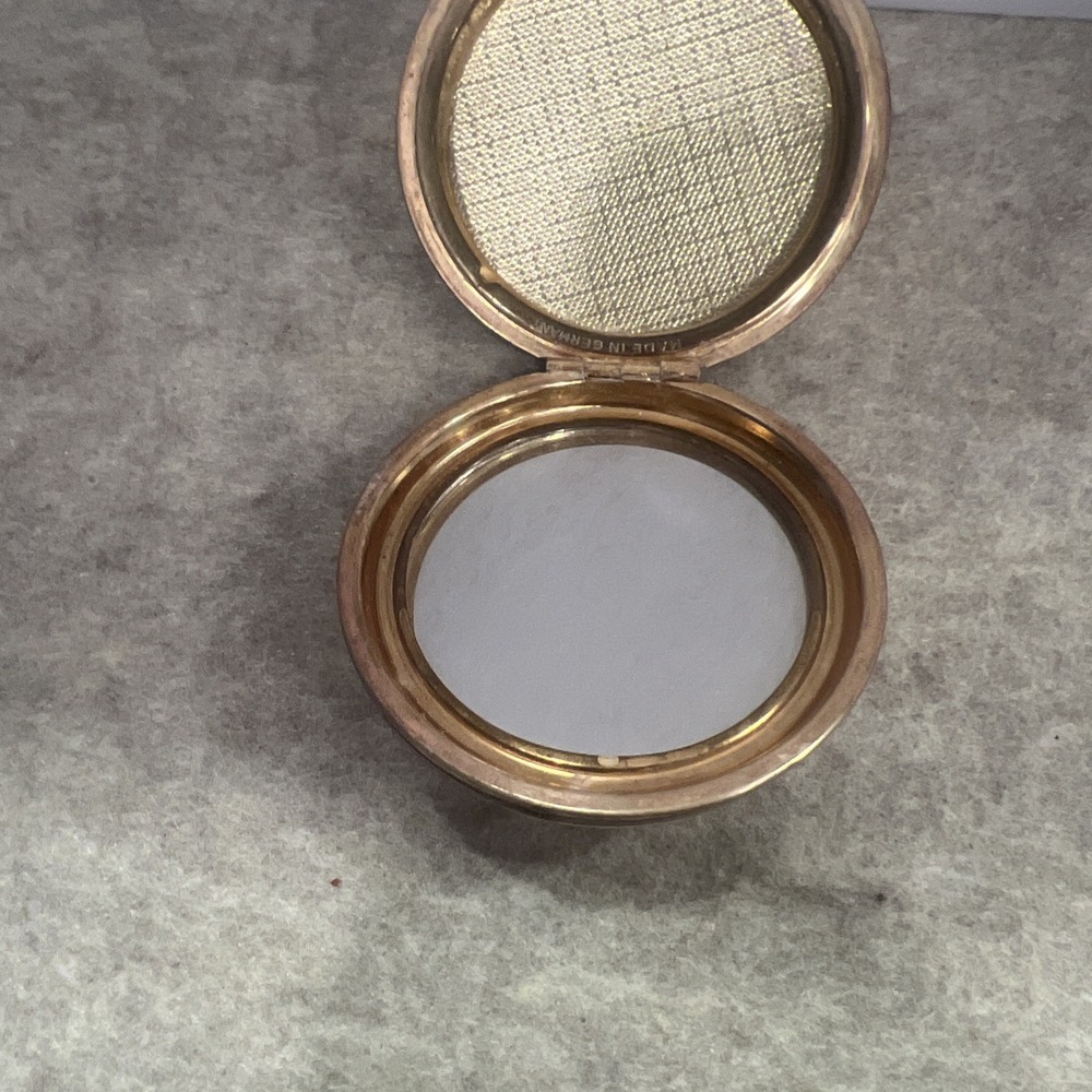 Mid-Century Merle Norman Powder Makeup Mirror Compact – Gold Tone USA – No Puff - Picture 5 of 7